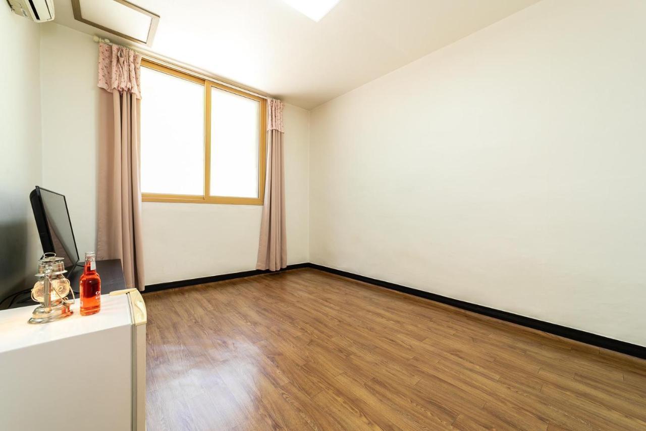 Hooni Guest House & Motel Gurye Экстерьер фото
